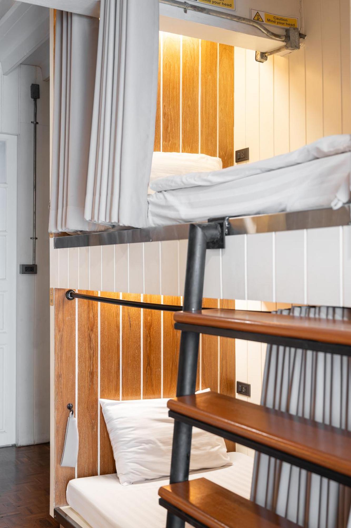 Bed Addict Hostel Chiang Mai Exterior photo